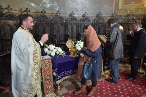 Odor duhovnicesc în Parohia „Sfântul Nicolae”-Vlădica din Bucureşti Poza 235326