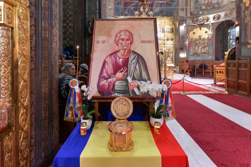 Laudă de seară adusă Ocrotitorului României la Catedrala Patriarhală Poza 235606