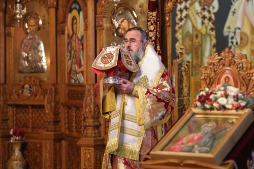 Biserica „Sfântul Apostol Andrei” din Buzău și-a cinstit ocrotitorul Poza 235854