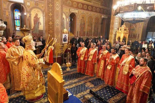 Sărbătoarea Sfântului Apostol Andrei la Catedrala Arhiepiscopală din Târgoviște Poza 235846