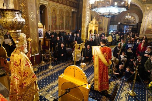 Sărbătoarea Sfântului Apostol Andrei la Catedrala Arhiepiscopală din Târgoviște Poza 235847