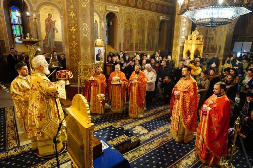 Sărbătoarea Sfântului Apostol Andrei la Catedrala Arhiepiscopală din Târgoviște Poza 235849