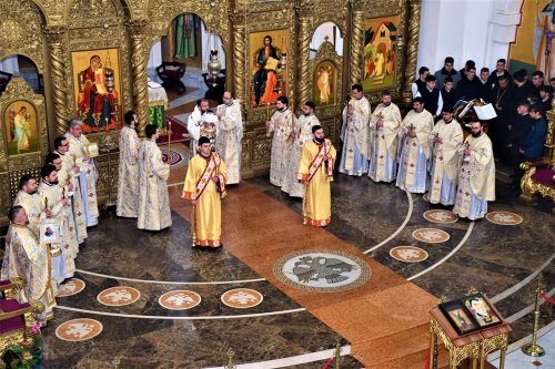 Sfântul Andrei chemat în rugăciune și la Caransebeș Poza 235858