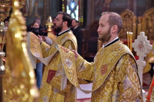 Patriarhul României a săvârşit Te Deum-ul de Ziua Naţională Poza 235879