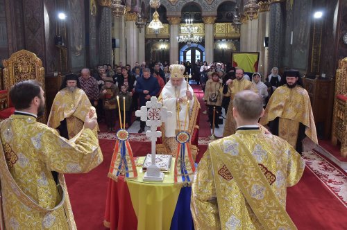 Patriarhul României a săvârşit Te Deum-ul de Ziua Naţională Poza 235881