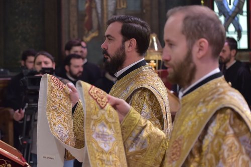 Patriarhul României a săvârşit Te Deum-ul de Ziua Naţională Poza 235882