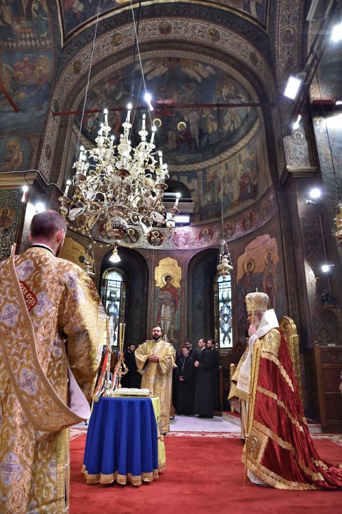 Patriarhul României a săvârşit Te Deum-ul de Ziua Naţională Poza 235890