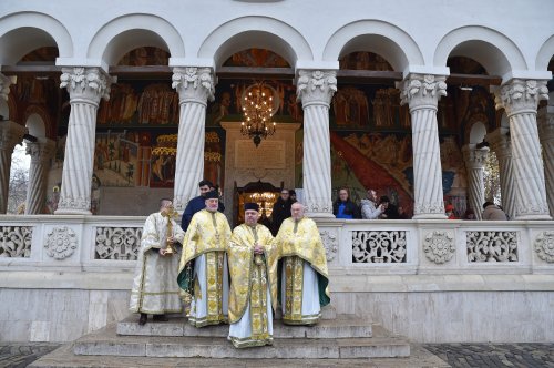 Brâul Maicii Domnului a ajuns la Biserica „Sfântul Gheorghe”-Nou din Capitală Poza 236067