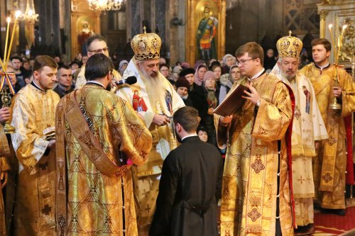 Doi mitropoliți au slujit în Catedrala Mitropolitană din Iași Poza 236116
