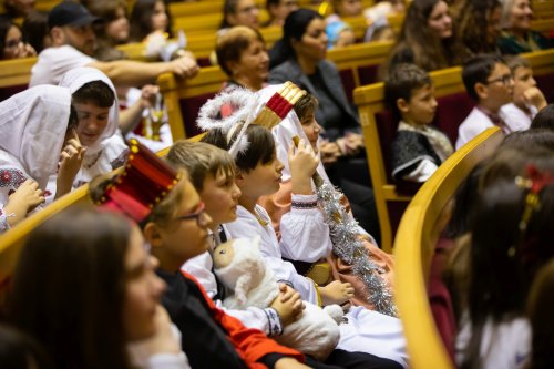 Spectacolul „Sfântul Nicolae în mijlocul copiilor” la Palatul Patriarhiei Poza 236322