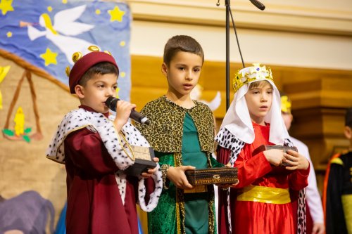 Spectacolul „Sfântul Nicolae în mijlocul copiilor” la Palatul Patriarhiei Poza 236351