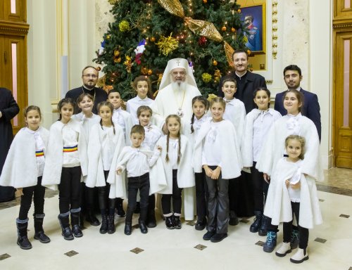 Spectacolul „Sfântul Nicolae în mijlocul copiilor” la Palatul Patriarhiei Poza 236381