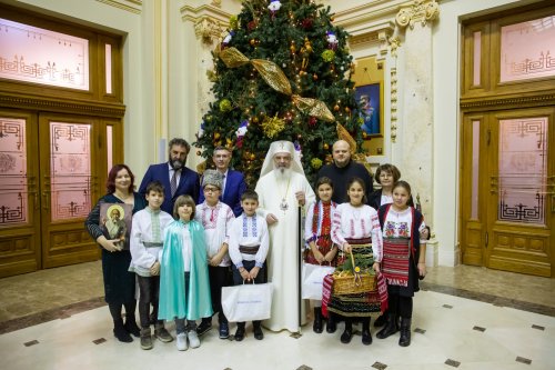 Spectacolul „Sfântul Nicolae în mijlocul copiilor” la Palatul Patriarhiei Poza 236383