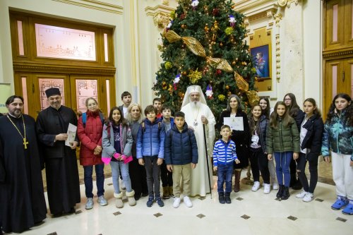 Spectacolul „Sfântul Nicolae în mijlocul copiilor” la Palatul Patriarhiei Poza 236387