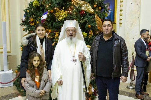 Spectacolul „Sfântul Nicolae în mijlocul copiilor” la Palatul Patriarhiei Poza 236392