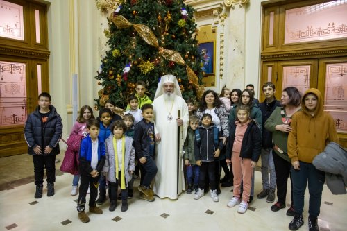 Spectacolul „Sfântul Nicolae în mijlocul copiilor” la Palatul Patriarhiei Poza 236393