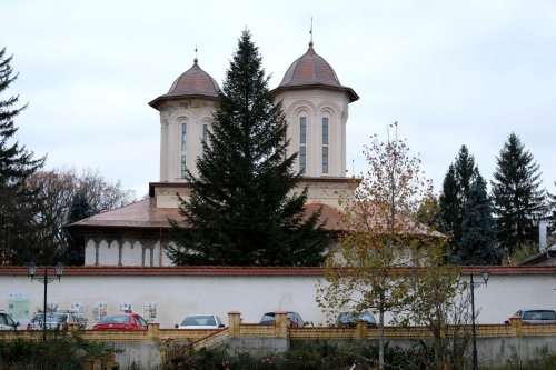 Sub protecția Sfântului Nicolae la Mănăstirea Sitaru Poza 236441