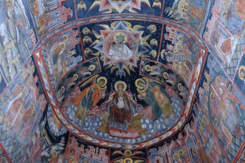 Sub protecția Sfântului Nicolae la Mănăstirea Sitaru Poza 236454