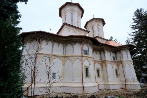 Sub protecția Sfântului Nicolae la Mănăstirea Sitaru Poza 236458