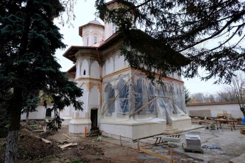 Sub protecția Sfântului Nicolae la Mănăstirea Sitaru Poza 236462