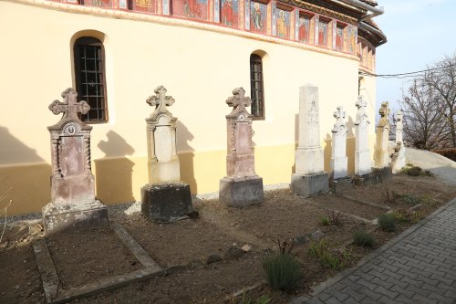 Darurile Sfântului Nicolae revărsate la Fântânele, Sibiu Poza 236780