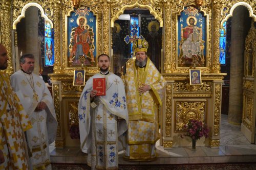 Sfântul Ierarh Nicolae, chip desăvârșit al iubirii dumnezeiești Poza 236830