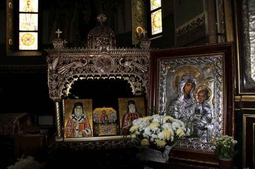 Biserica plină de copii a Sfântului Nicolae din Câmpulung Moldovenesc Poza 236915