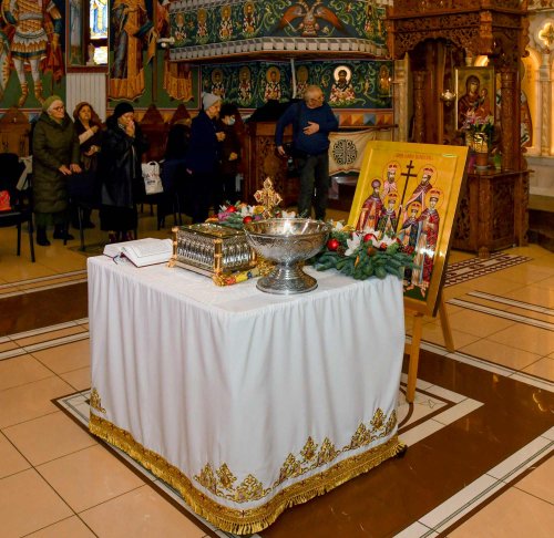 O nouă raclă cu moaștele Sfântului Voievod Constantin Brâncoveanu Poza 237262