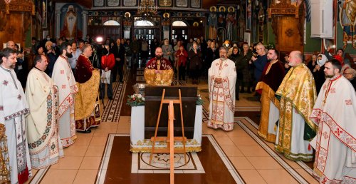 O nouă raclă cu moaștele Sfântului Voievod Constantin Brâncoveanu Poza 237263