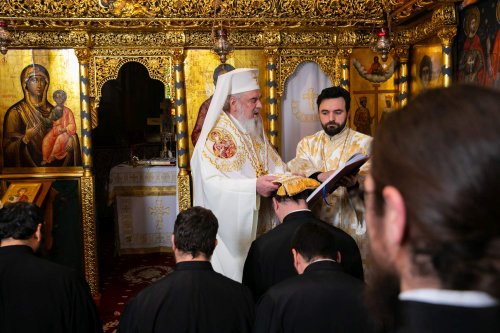 Noi duhovnici pentru parohii din Arhiepiscopia Bucureștilor Poza 237563
