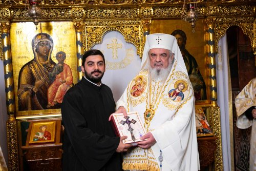 Noi duhovnici pentru parohii din Arhiepiscopia Bucureștilor Poza 237572