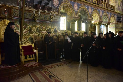 Primii colindători din acest an la Catedrala Mitropolitană din Sibiu Poza 237480
