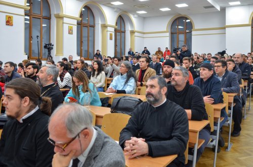 Tradiționalul concert de colinde al Facultății de Teologie Ortodoxă din București Poza 237597