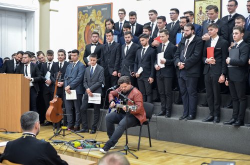 Tradiționalul concert de colinde al Facultății de Teologie Ortodoxă din București Poza 237611
