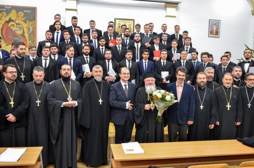 Tradiționalul concert de colinde al Facultății de Teologie Ortodoxă din București Poza 237620