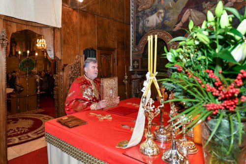 Biserica „Sfântul Elefterie”-Nou din București și-a cinstit ocrotitorul Poza 237708