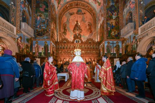 Biserica „Sfântul Elefterie”-Nou din București și-a cinstit ocrotitorul Poza 237712