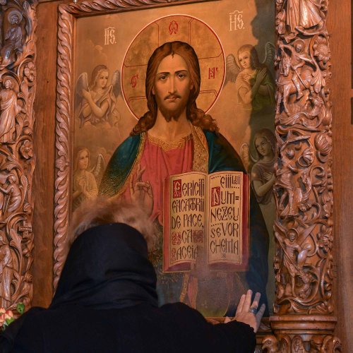 Biserica „Sfântul Elefterie”-Nou din București și-a cinstit ocrotitorul Poza 237713