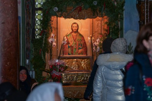 Biserica „Sfântul Elefterie”-Nou din București și-a cinstit ocrotitorul Poza 237714