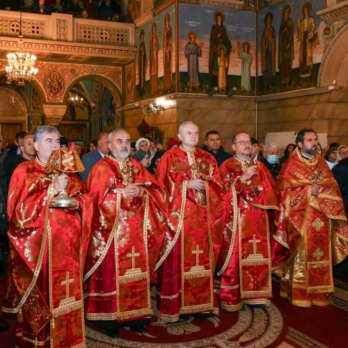 Biserica „Sfântul Elefterie”-Nou din București și-a cinstit ocrotitorul Poza 237741