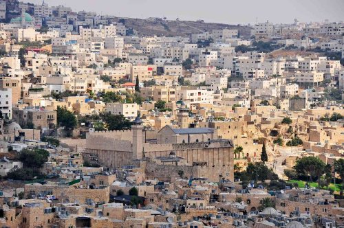 Hebron, casa ospitalității, locul prezenței lui Dumnezeu și al celor bineplăcuți Lui Poza 237623