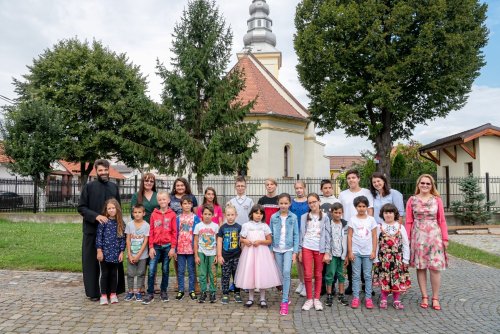Ocrotire pentru copii la Centrul educaţional „Sfântul Nicolae” din Alba Iulia Poza 237581