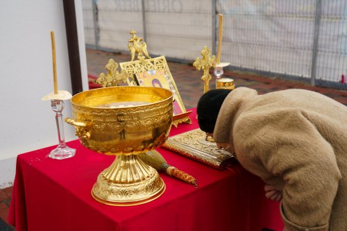 Binecuvântare într-o parohie nouă din Capitală Poza 238077