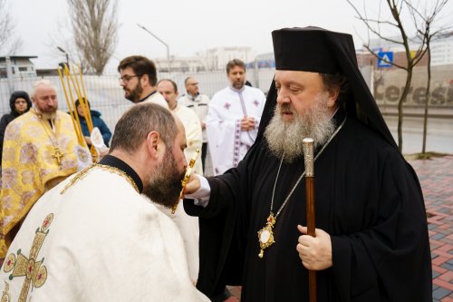 Binecuvântare într-o parohie nouă din Capitală Poza 238091