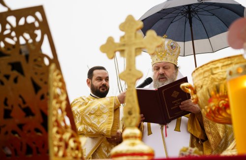 Binecuvântare într-o parohie nouă din Capitală Poza 238111