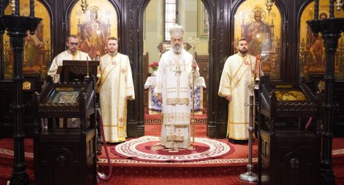 Liturghie arhierească la Catedrala Arhiepiscopală din Alba Iulia Poza 238272