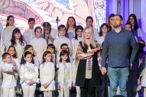 „Pacea sfântă pe pământ” a fost adusă la concertul anual de colinde al Mitropoliei Moldovei și Bucovinei Poza 238292