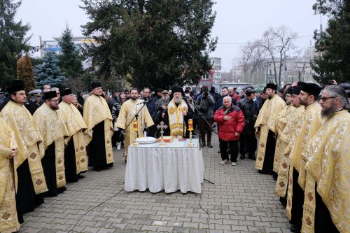 Eroii Revoluției pomeniți în cimitirul lor din Capitală Poza 238715