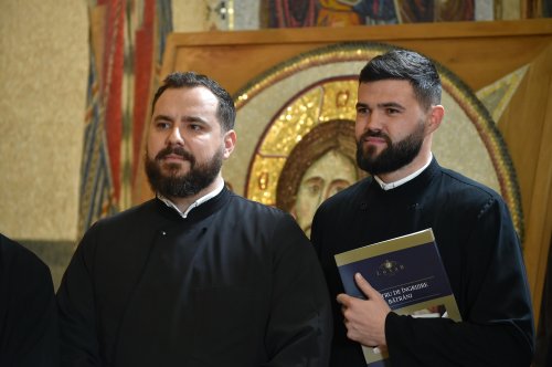 Patriarhul României a primit mai multe cete de colindători Poza 239098