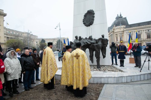 Popasuri de pomenire pentru eroii Revoluției în Capitală Poza 239004